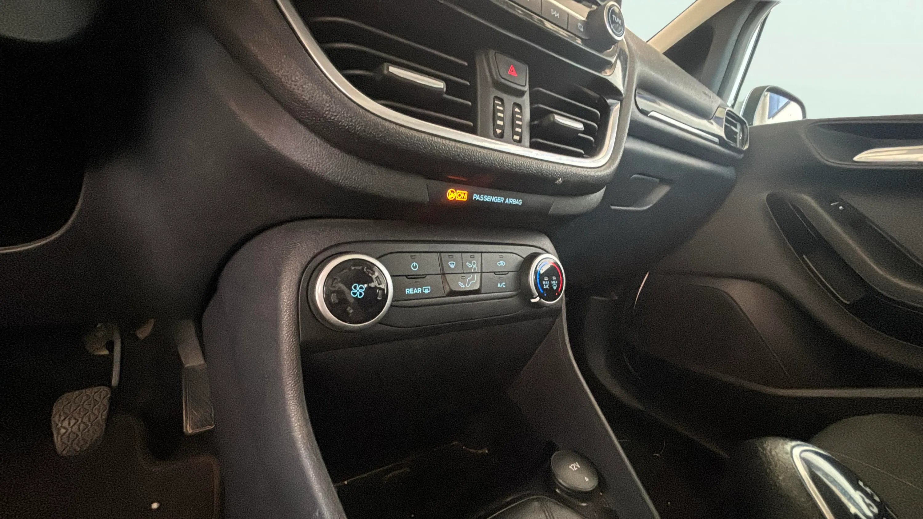 Ford Fiesta 1.1 Ti-VCT Limited Edit. - foto 22