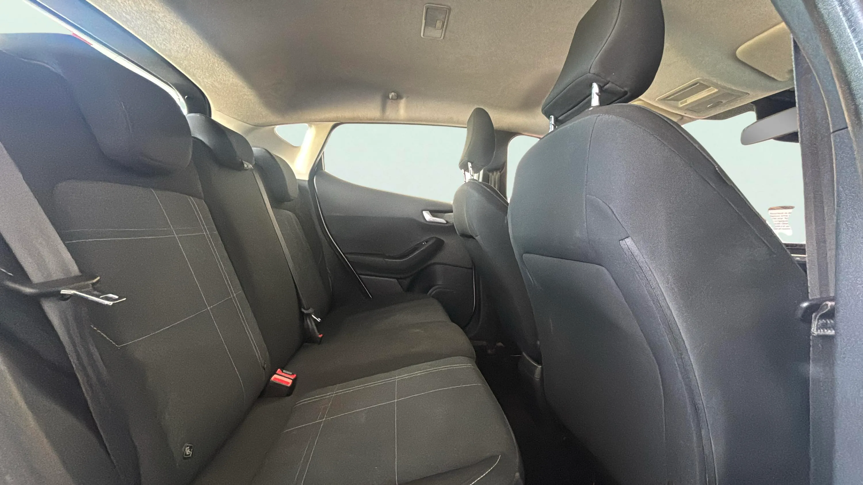 Ford Fiesta 1.1 Ti-VCT Limited Edit. - foto 25