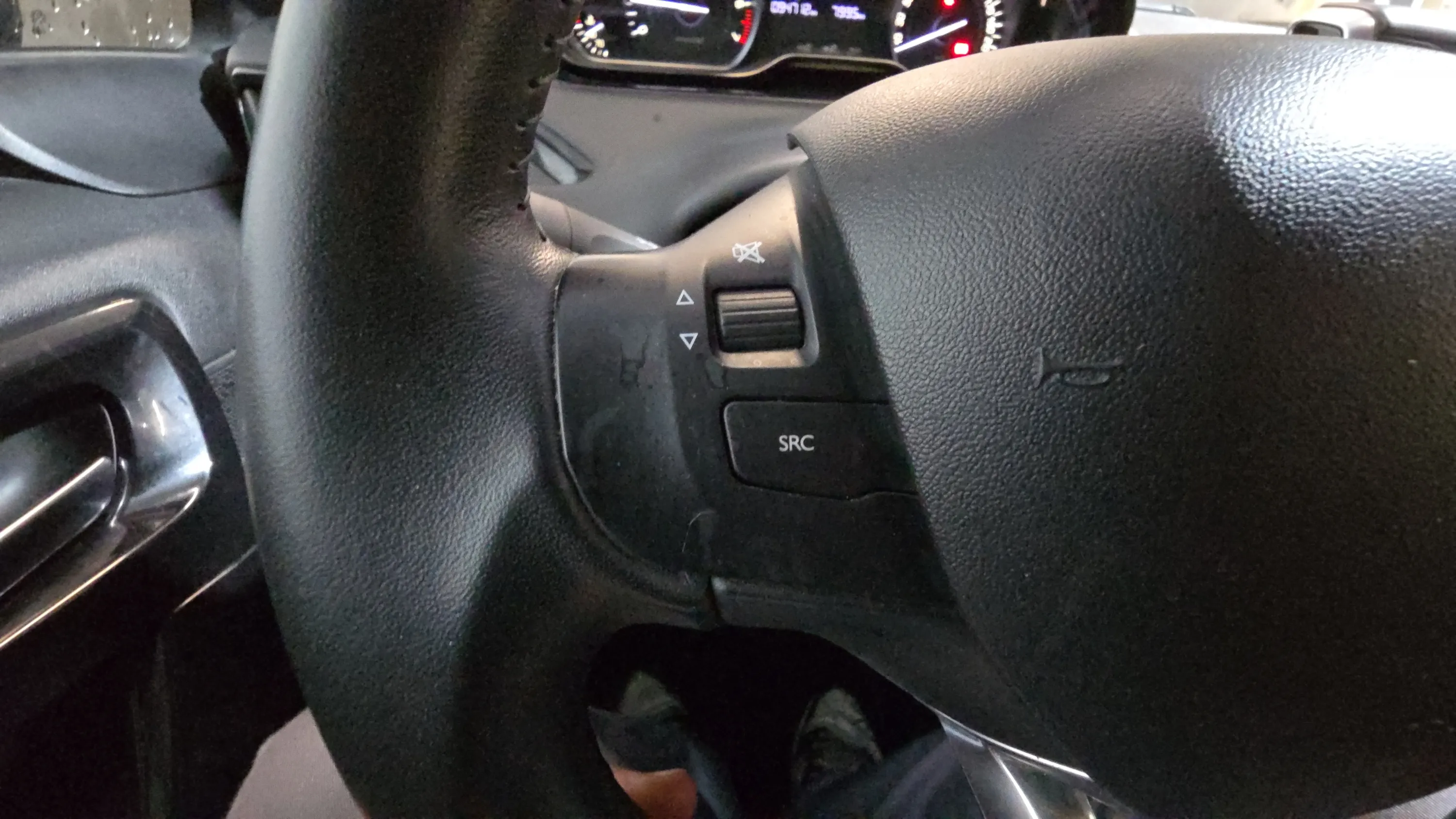Peugeot 208 Active PureTech - foto 12