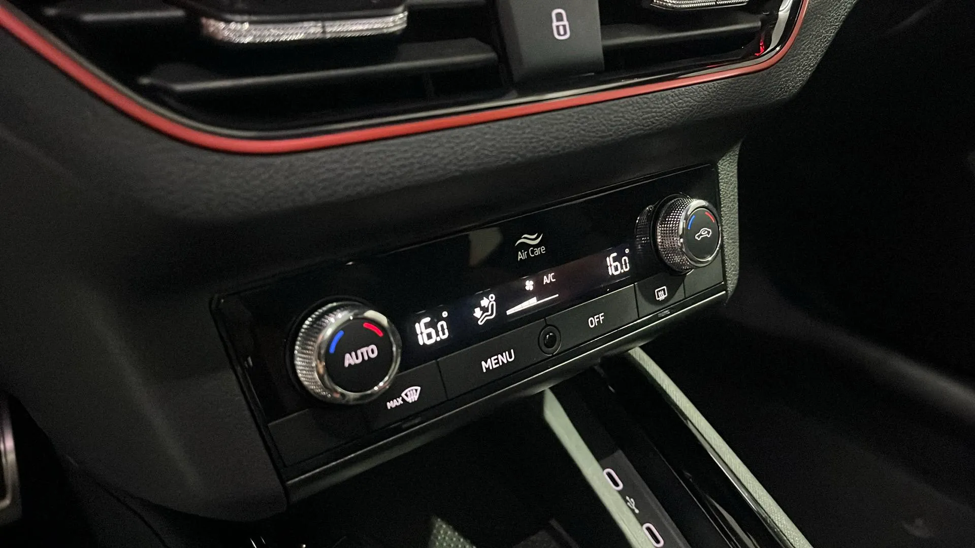 Škoda Kamiq 1.5 TSI Monte Carlo - foto 13