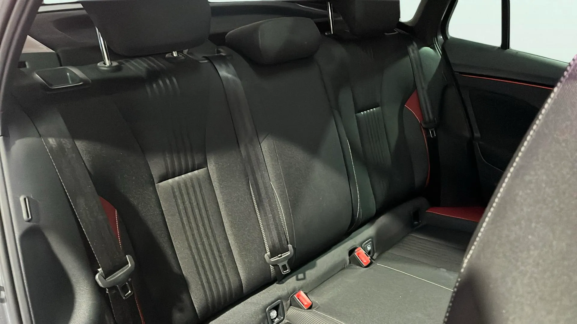 Škoda Kamiq 1.5 TSI Monte Carlo - foto 18