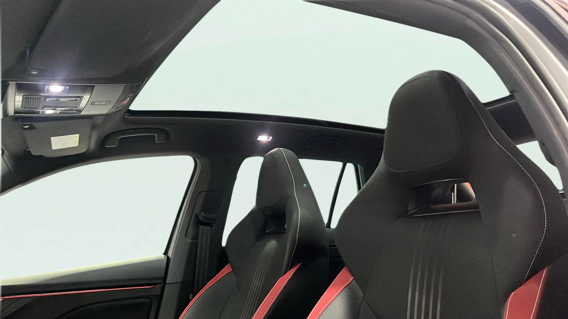 Škoda Kamiq 1.5 TSI Monte Carlo - foto 17