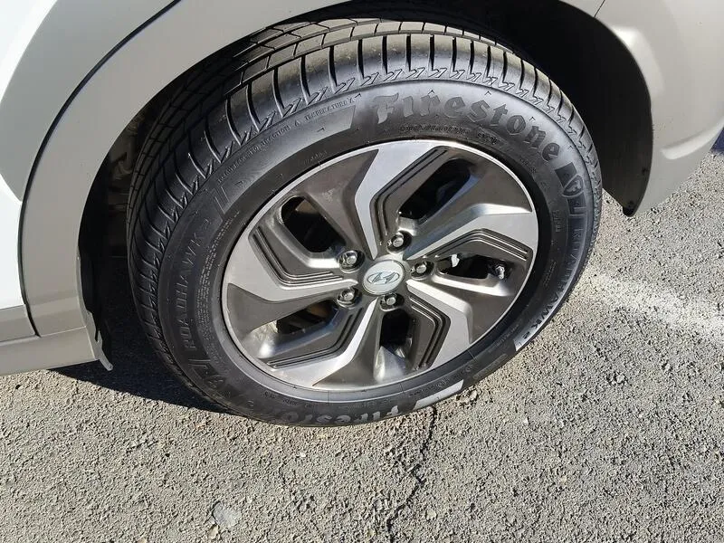 Hyundai Kona 1.6 GDI HEV Tecno 2C DCT - foto 46