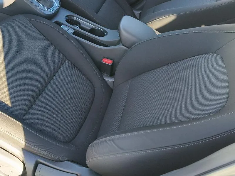 Hyundai Kona 1.6 GDI HEV Tecno 2C DCT - foto 31