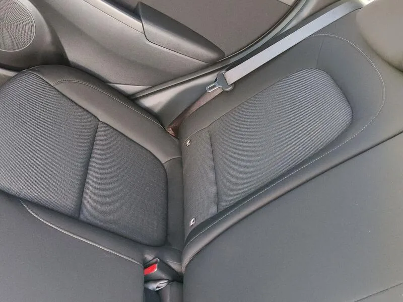 Hyundai Kona 1.6 GDI HEV Tecno 2C DCT - foto 33