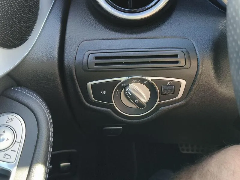 Mercedes-Benz GLC 300e 4MATIC - foto 28