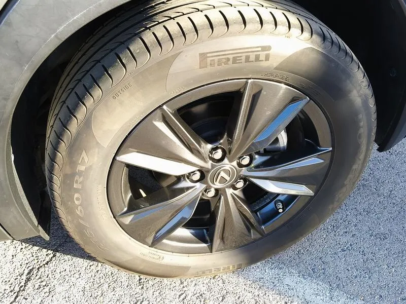 Lexus UX 2.0 250h Business - foto 43