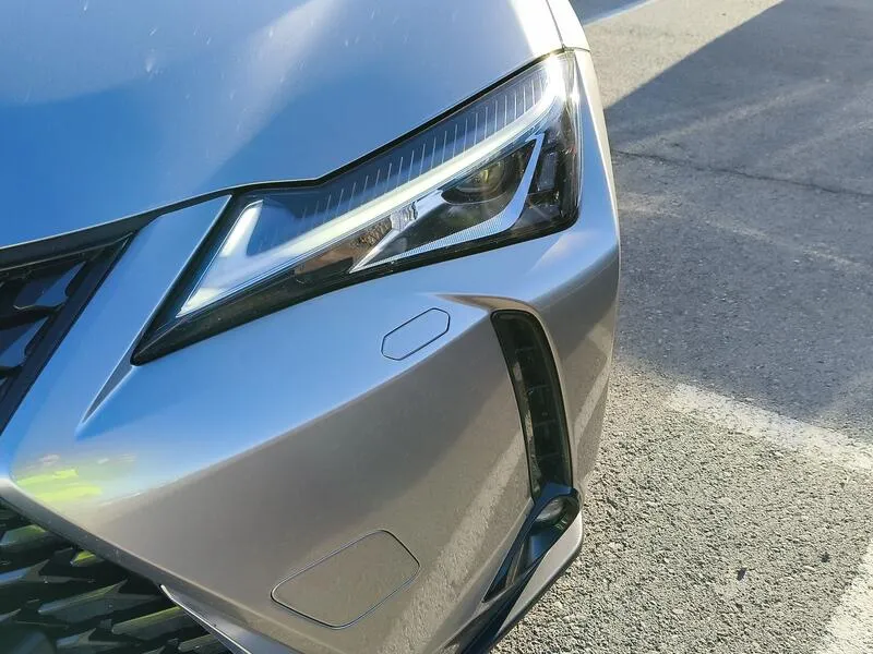 Lexus UX 2.0 250h Business - foto 41