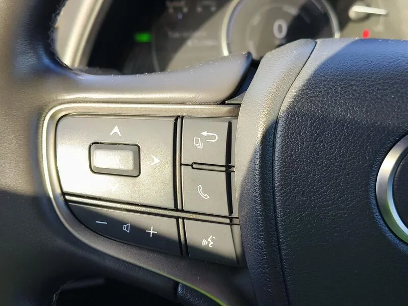 Lexus UX 2.0 250h Business - foto 24