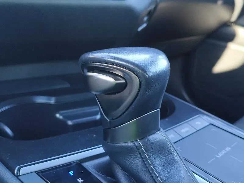 Lexus UX 2.0 250h Business - foto 14