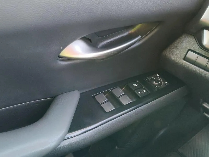 Lexus UX 2.0 250h Business - foto 27