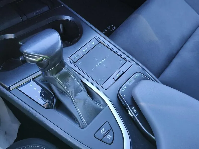 Lexus UX 2.0 250h Business - foto 13