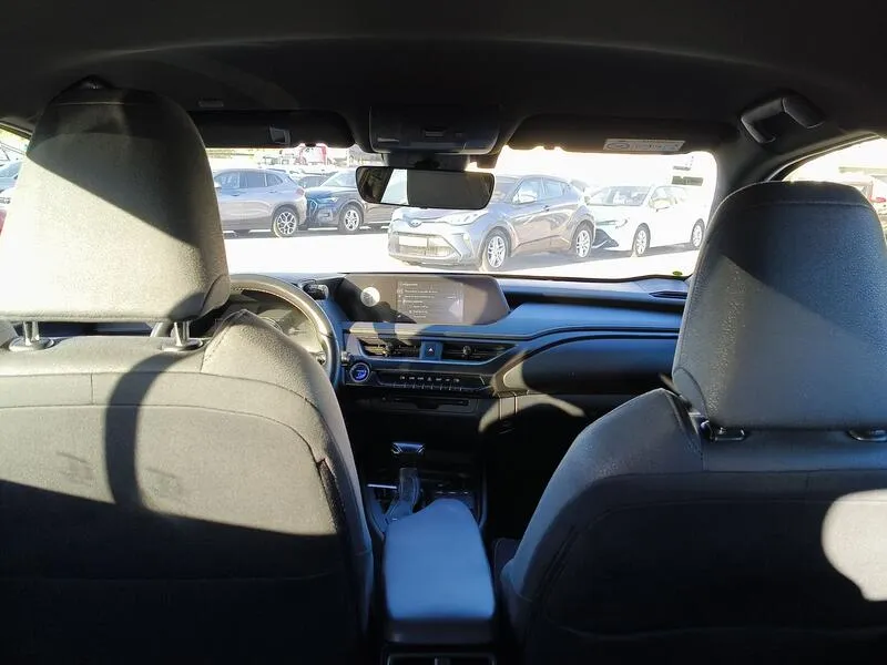Lexus UX 2.0 250h Business - foto 36