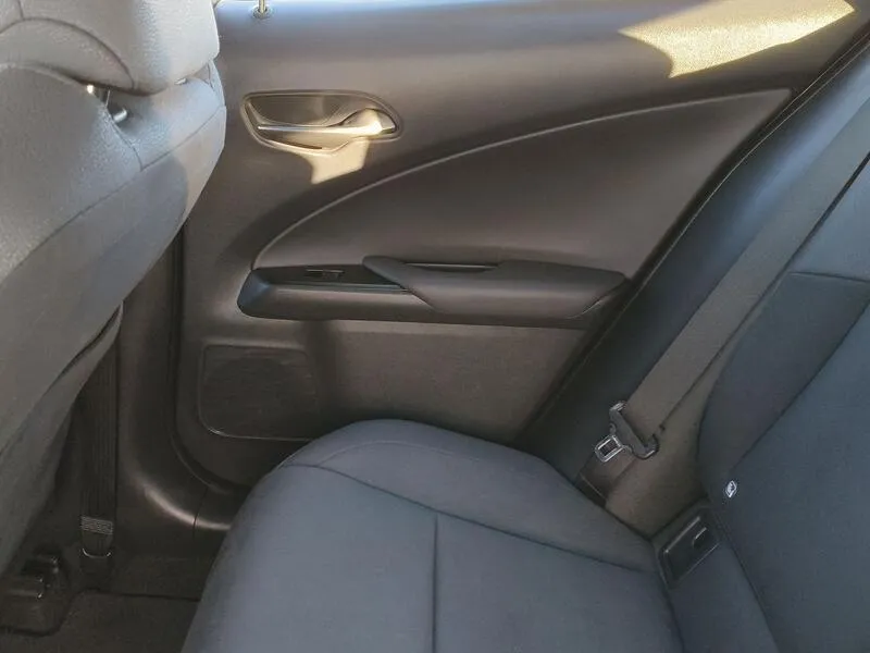Lexus UX 2.0 250h Business - foto 30