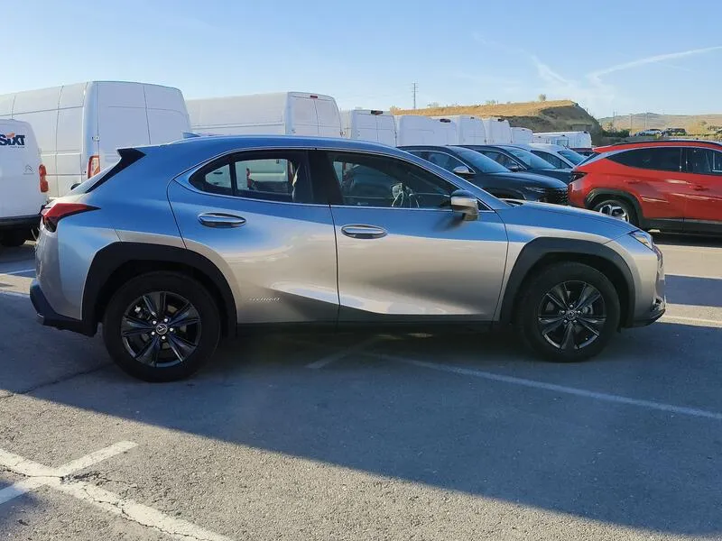 Lexus UX 2.0 250h Business - foto 7