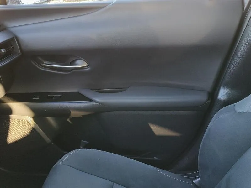 Lexus UX 2.0 250h Business - foto 19