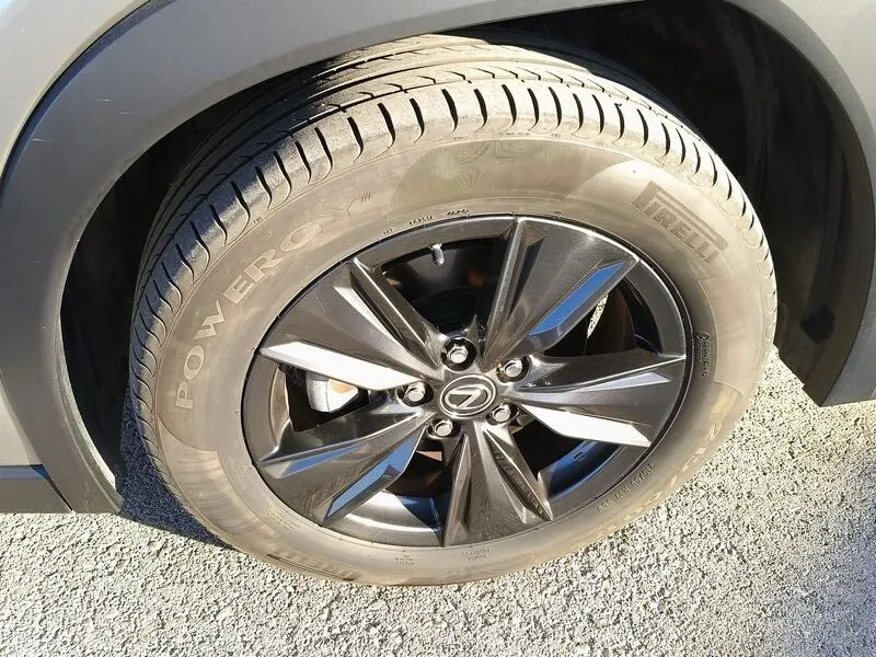 Lexus UX 2.0 250h Business - foto 42