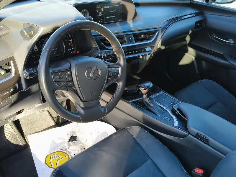 Lexus UX 2.0 250h Business - foto 10