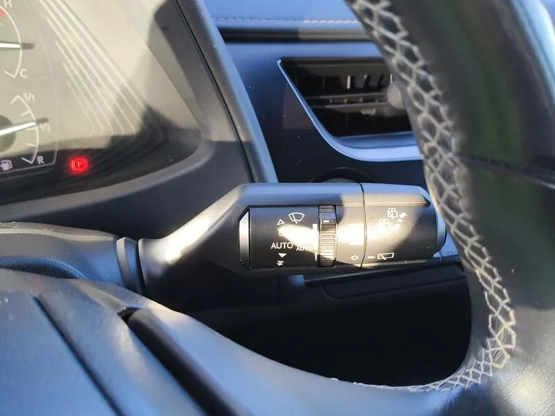 Lexus UX 2.0 250h Business - foto 23