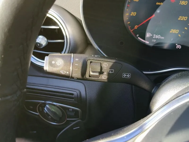 Mercedes-Benz GLC 220 d 4MATIC - foto 24