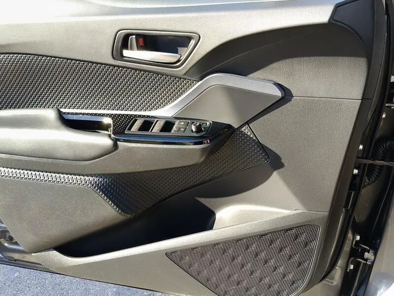 Toyota C-HR 2.0 180H Advance - foto 29