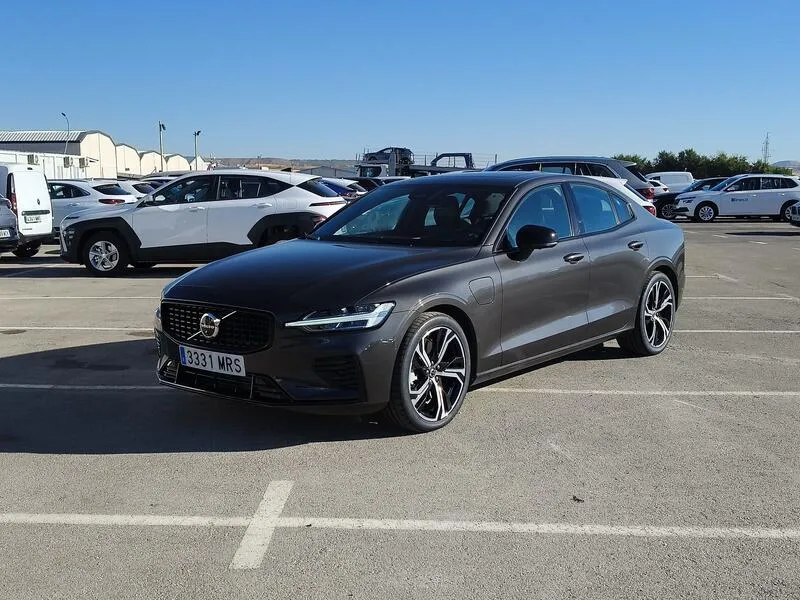 Volvo S60 Recharge T8 Ultimate Dark - foto 2