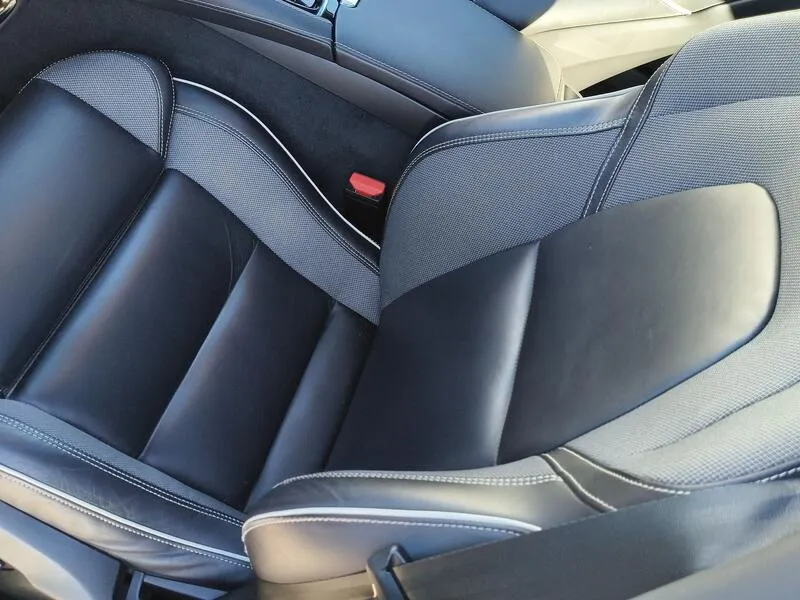 Volvo S60 Recharge T8 Ultimate Dark - foto 31