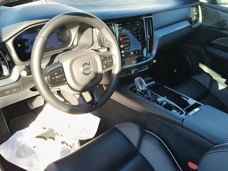 Volvo S60 Recharge T8 Ultimate Dark - foto 10