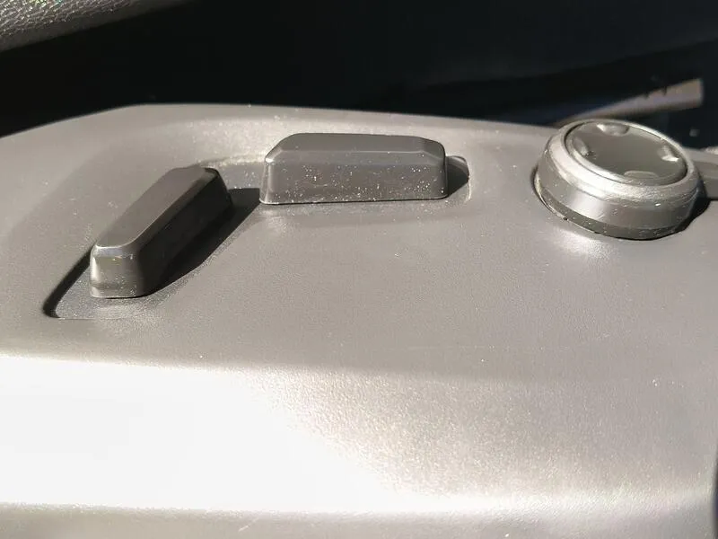 Volvo S60 Recharge T8 Ultimate Dark - foto 30