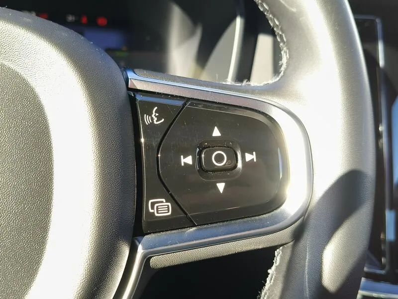 Volvo S60 Recharge T8 Ultimate Dark - foto 24