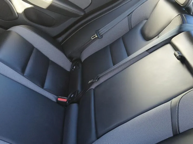 Volvo S60 Recharge T8 Ultimate Dark - foto 33