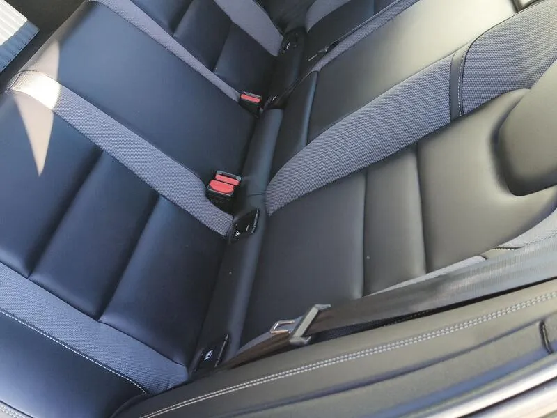 Volvo S60 Recharge T8 Ultimate Dark - foto 34