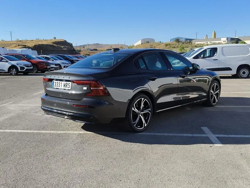 Volvo S60 Recharge T8 Ultimate Dark - foto 6