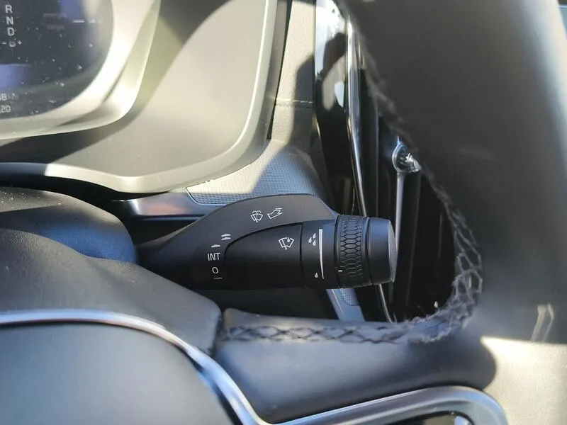 Volvo S60 Recharge T8 Ultimate Dark - foto 25