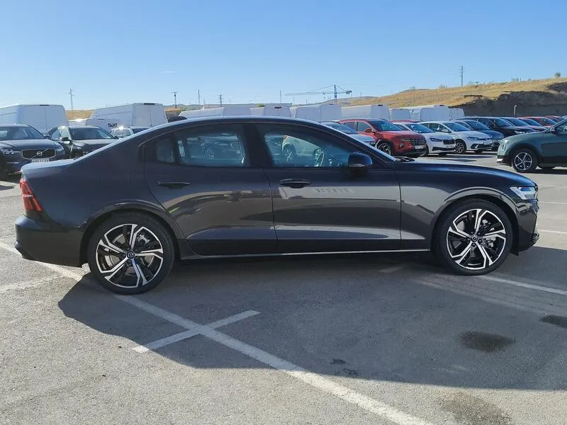 Volvo S60 Recharge T8 Ultimate Dark - foto 7