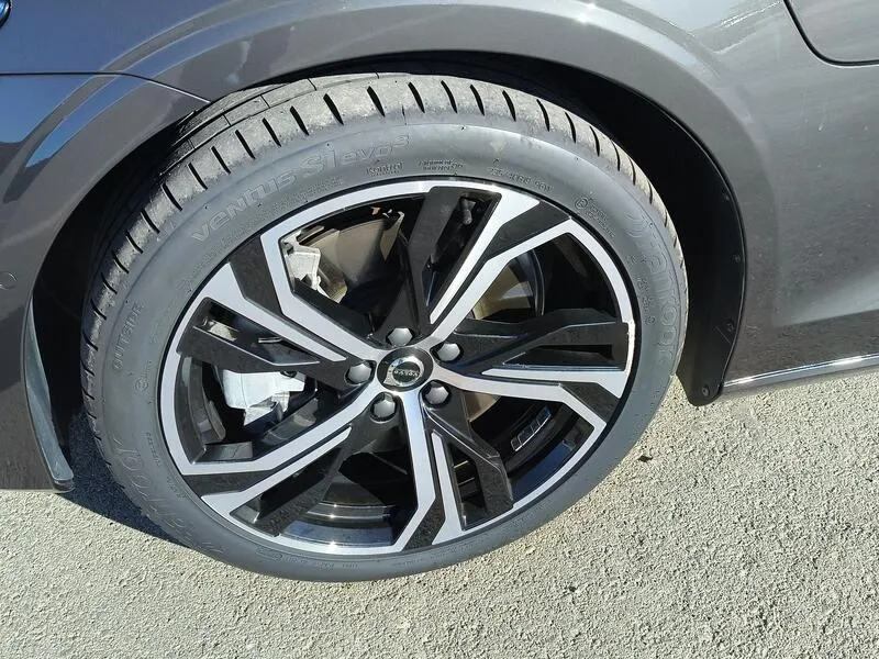 Volvo S60 Recharge T8 Ultimate Dark - foto 43