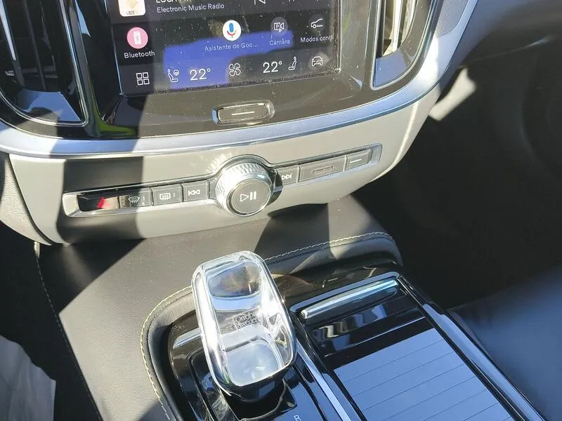 Volvo S60 Recharge T8 Ultimate Dark - foto 12