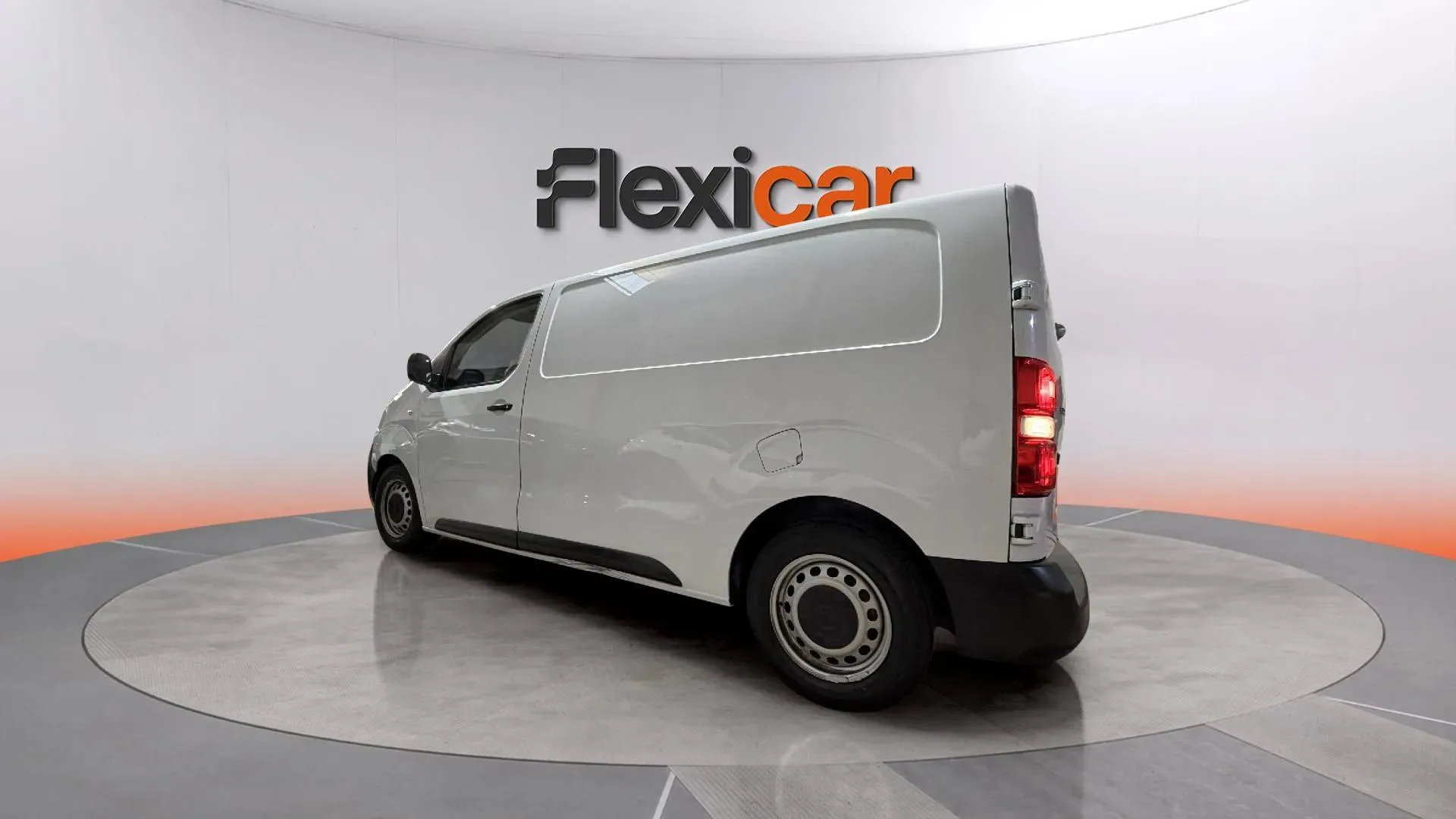 Fiat Scudo Furgón L2 MT5 - foto 4