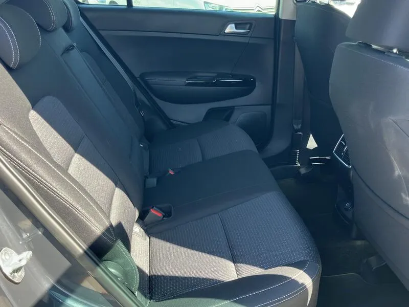 Kia Sportage 1.6 MHEV Drive Plus - foto 32