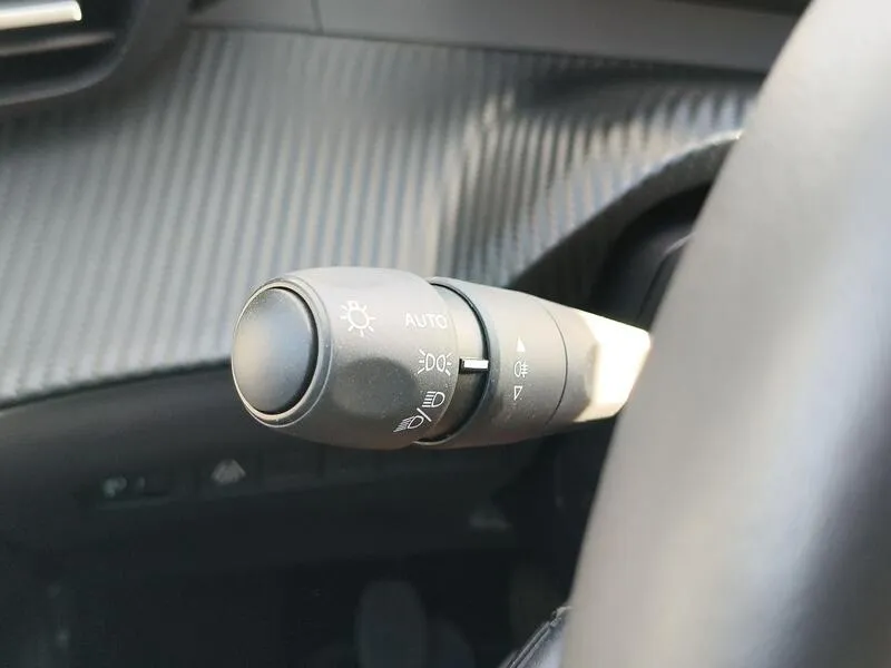 Peugeot 2008 Allure Pack BlueHDi - foto 27