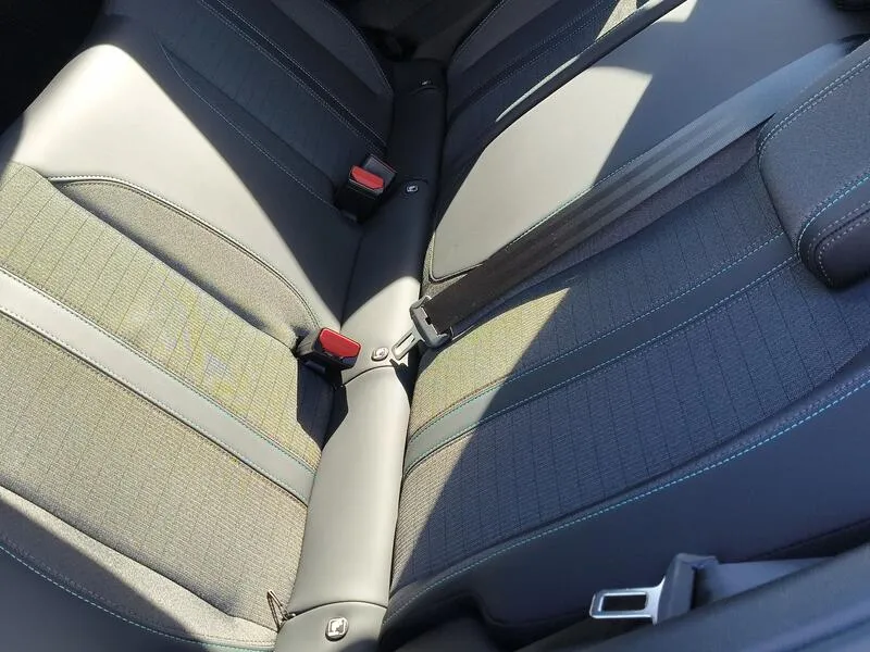 Peugeot 2008 Allure Pack BlueHDi - foto 34