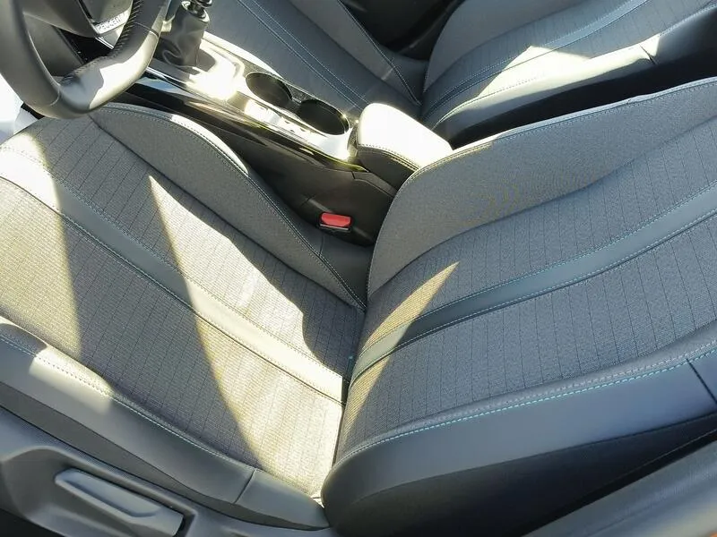 Peugeot 2008 Allure Pack BlueHDi - foto 31