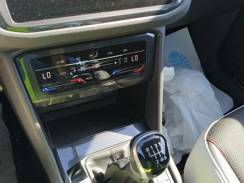 Volkswagen Tiguan Urban Sport 2.0 TDI - foto 12