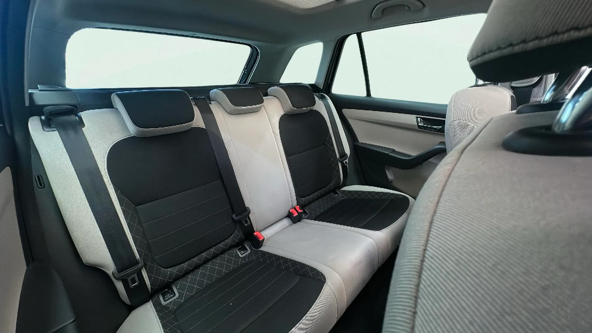 Škoda Fabia 1.0 TSI Style - foto 18