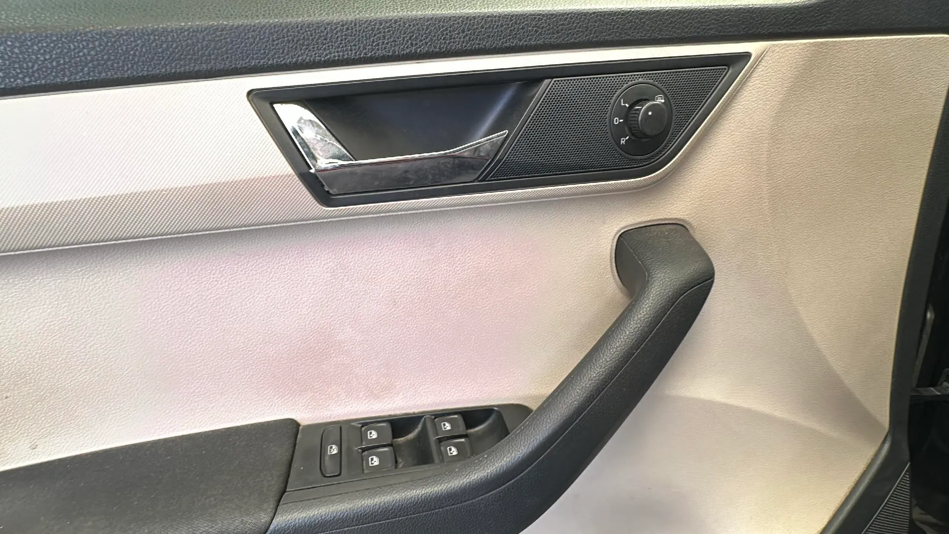 Škoda Fabia 1.0 TSI Style - foto 22