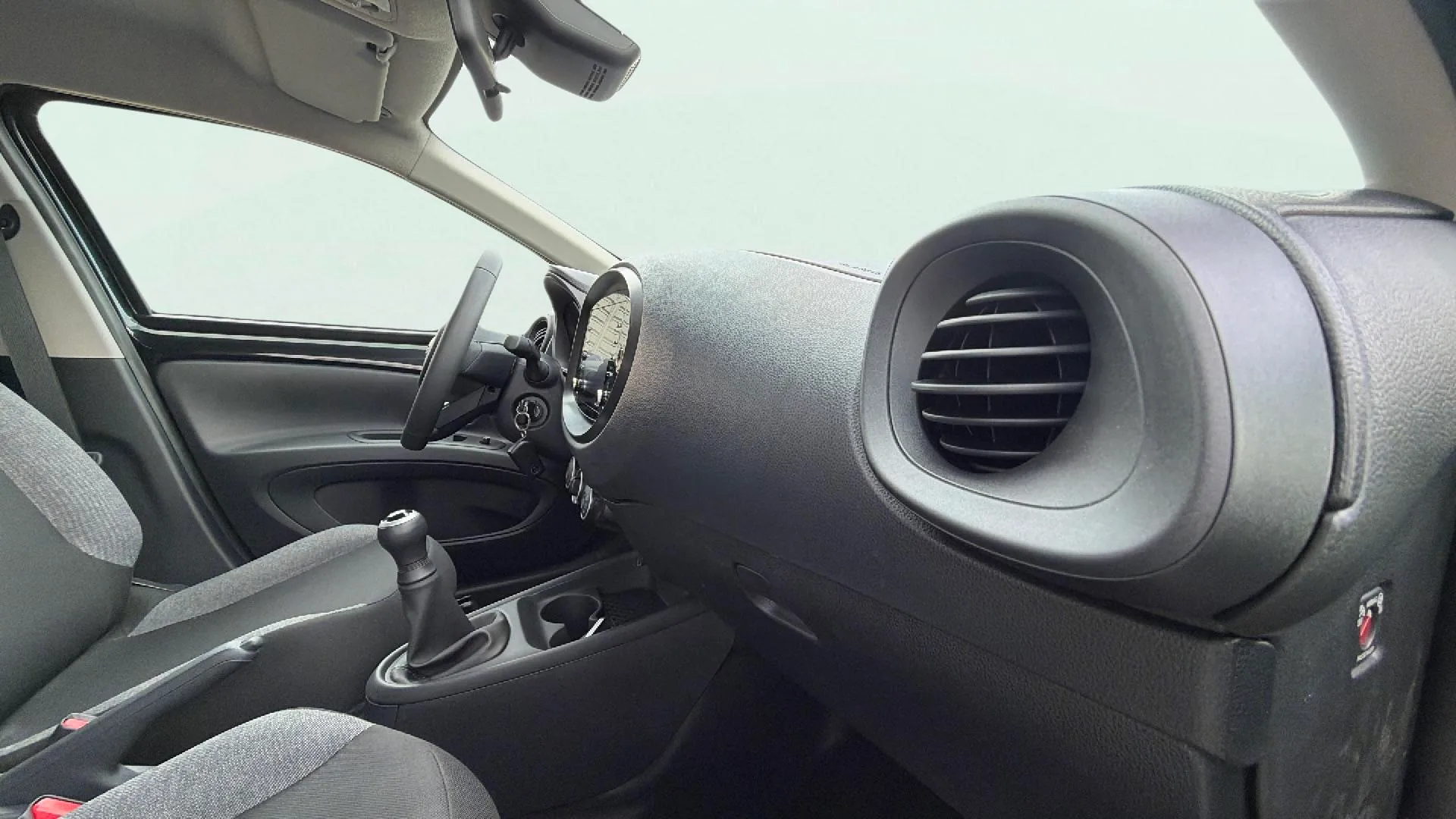 Toyota Aygo X 1.0 VVT-I Play - foto 19