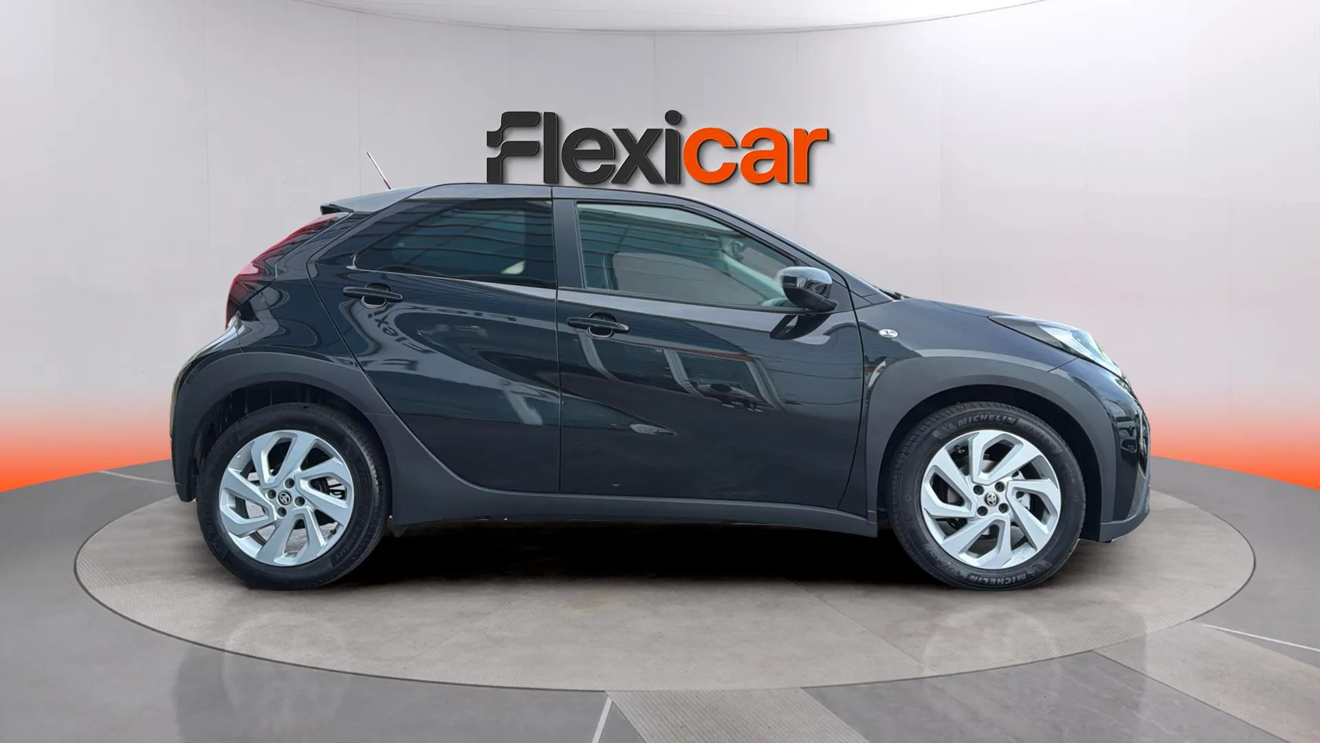 Toyota Aygo X 1.0 VVT-I Play - foto 8