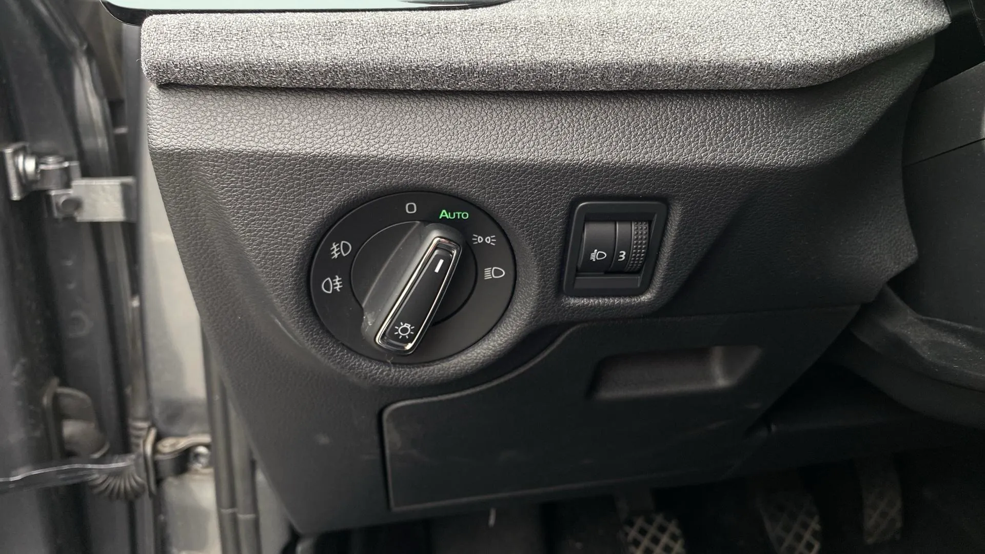 Škoda Kamiq 1.0 TSI Design - foto 22