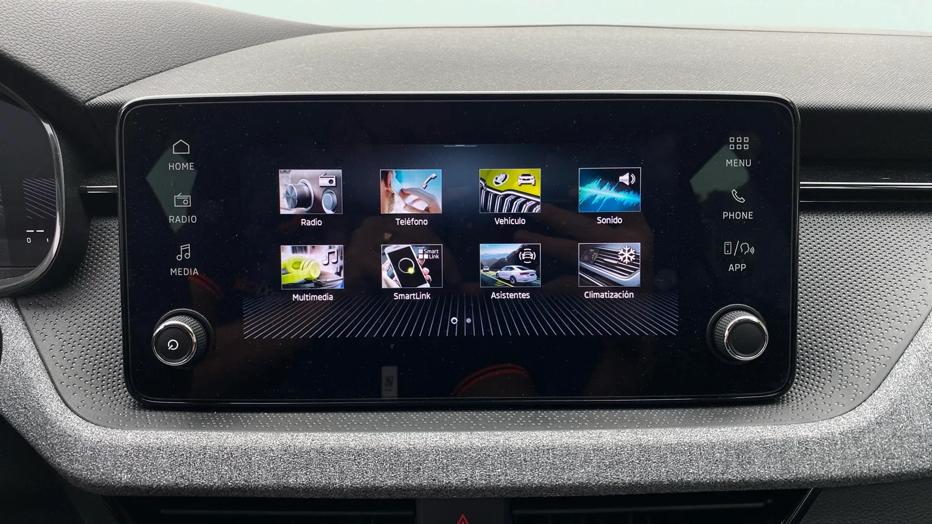 Škoda Kamiq 1.0 TSI Design - foto 14