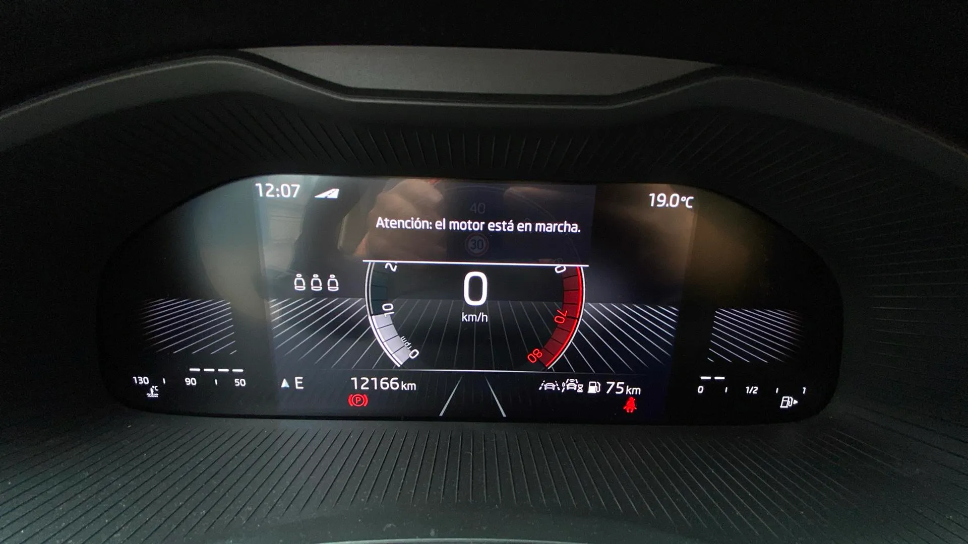 Škoda Kamiq 1.0 TSI Design - foto 12